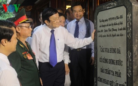 Gedenkfeier an Besuch von Präsident Ho Chi Minh im Tempel der Hung-Könige vor 60 Jahren  - ảnh 1